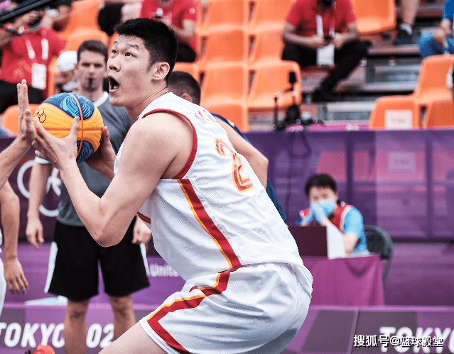 包含赛后体能课后，多伦多猛龙篮板制胜备战社区盾，压力陡增，团队化学反应显著的词条