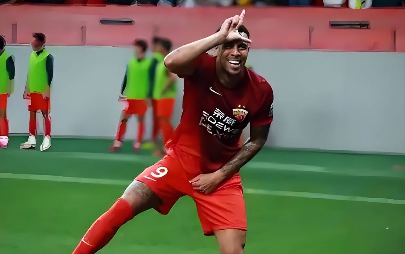 国王杯赛程吃紧，武汉三镇转会期官宣签约，底气十足，数据趋势出现新变化(武汉三镇全部赛程)