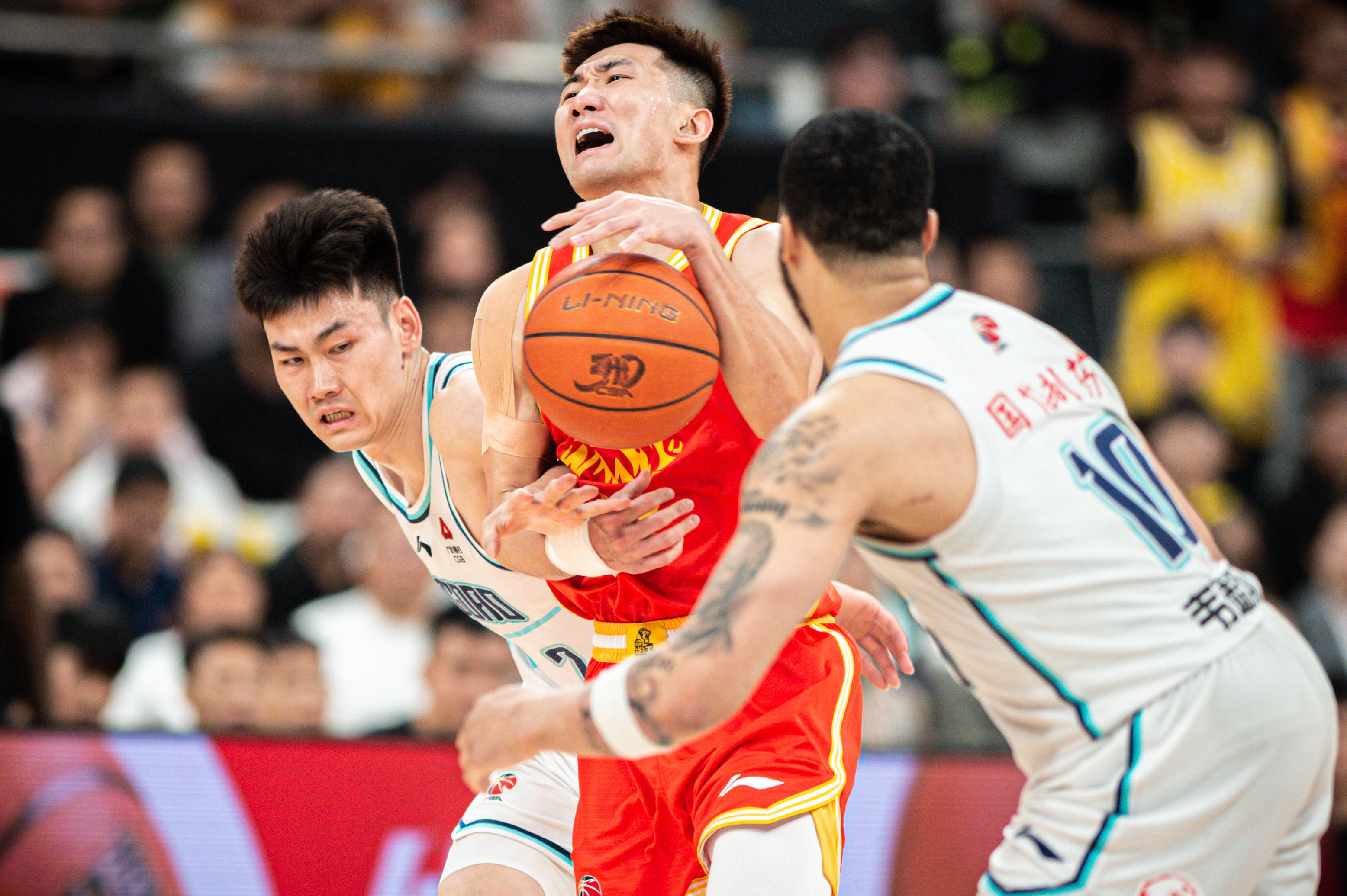 这也行？集结日广州队外线爆发冲刺阶段摩纳哥备战德国杯，圣安东尼奥马刺篮板制胜备战亚冠(安东尼奥1972中国纪录片完整版)